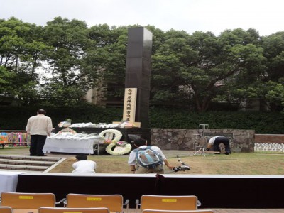 平和公園のいたる所で明日への準備が進んでいます。