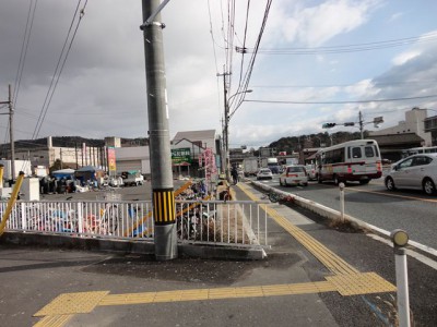 電柱を移転:隅田川に架かる国道の橋